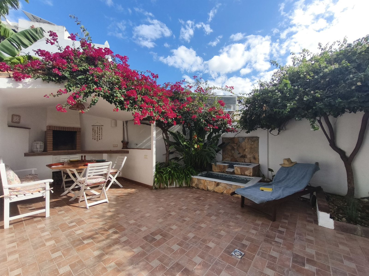 Te koop Half vrijstaand huis Costa Del Sol Estepona € 849.000,-