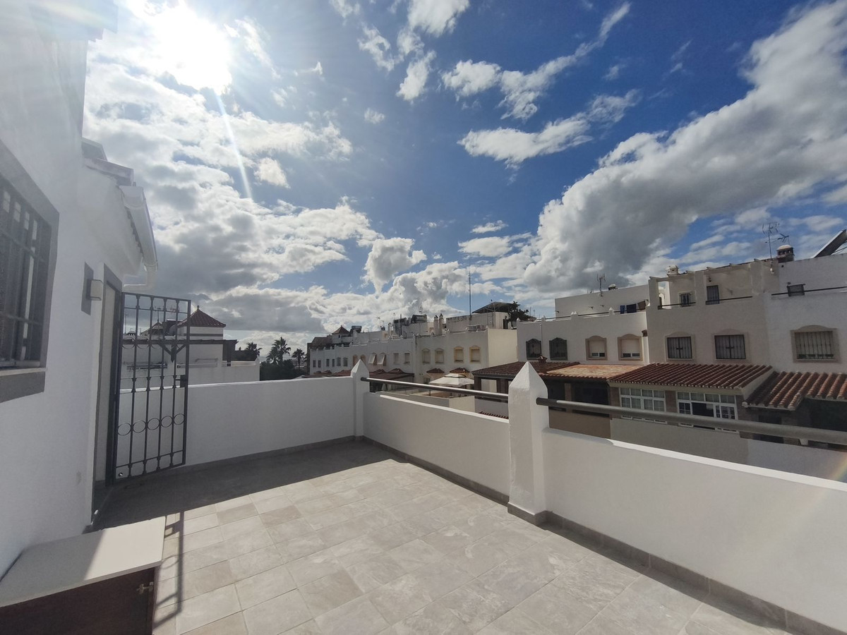 Te koop Half vrijstaand huis Costa Del Sol Estepona € 849.000,-