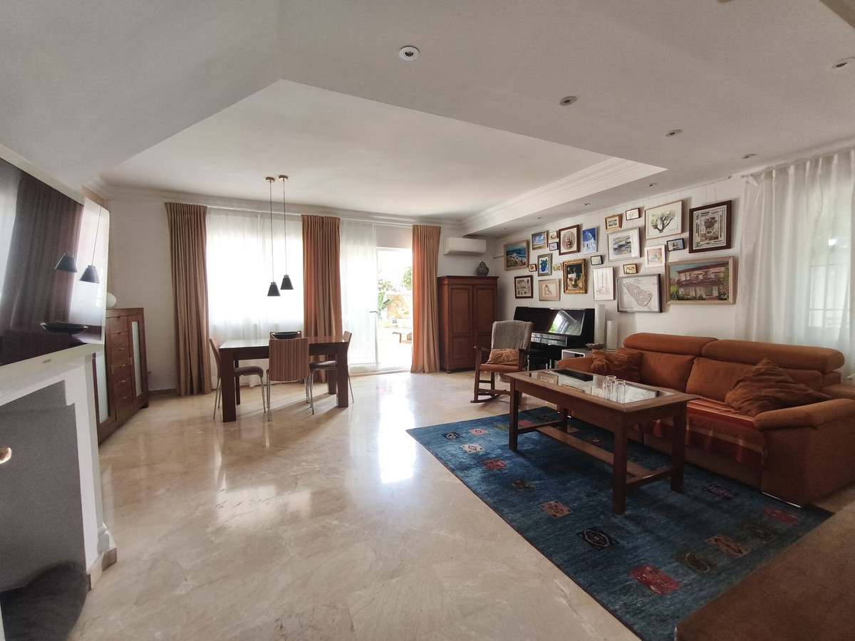 Te koop Half vrijstaand huis Costa Del Sol Estepona € 849.000,-