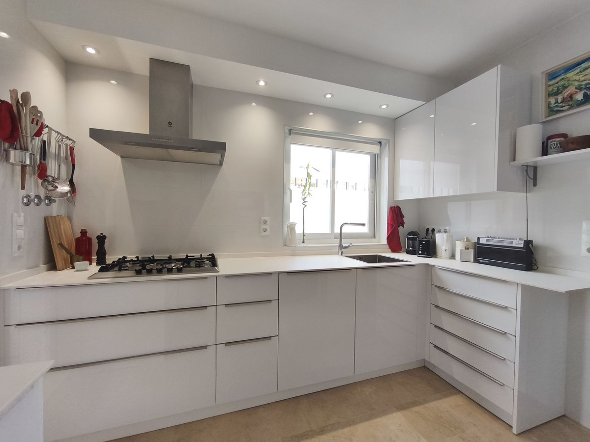 Te koop Half vrijstaand huis Costa Del Sol Estepona € 849.000,-