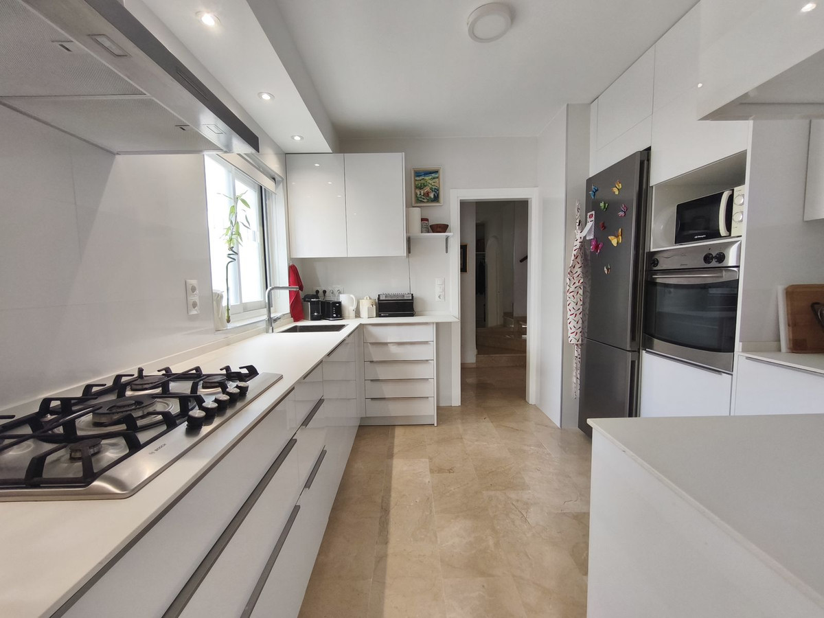 Te koop Half vrijstaand huis Costa Del Sol Estepona € 849.000,-