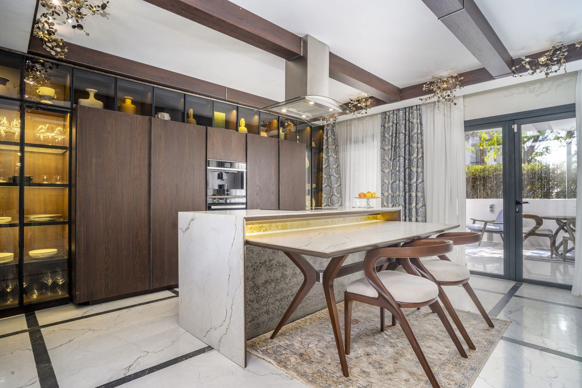 Te koop Gelijkvloers appartement Costa Del Sol Nueva Andalucía € 595.000,-