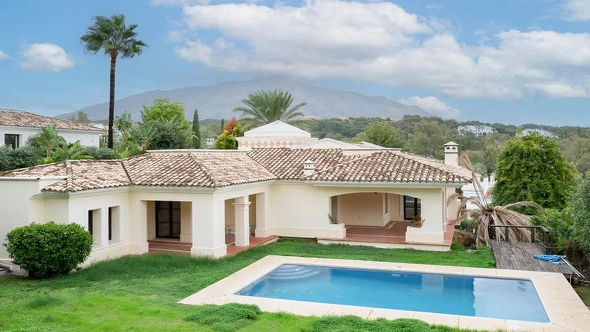 Te koop Vrijstaande Villa Costa Del Sol Nueva Andalucía € 2.365.000,-