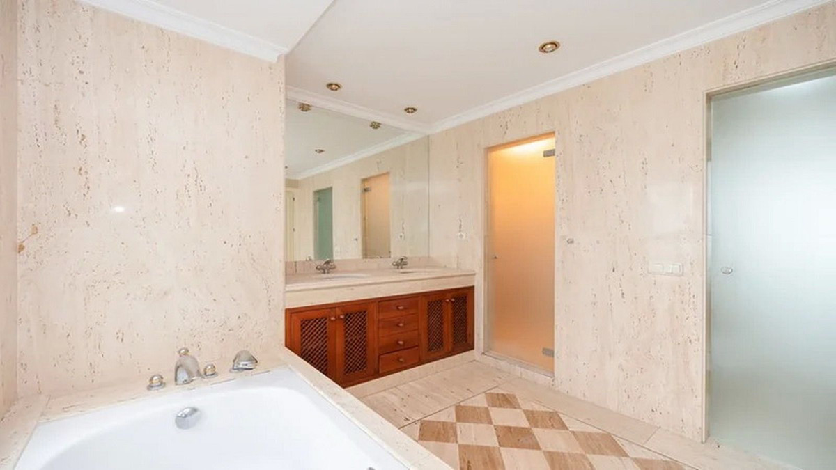 Te koop Vrijstaande Villa Costa Del Sol Nueva Andalucía € 2.365.000,-