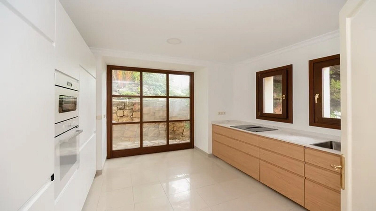 Te koop Vrijstaande Villa Costa Del Sol Nueva Andalucía € 2.365.000,-