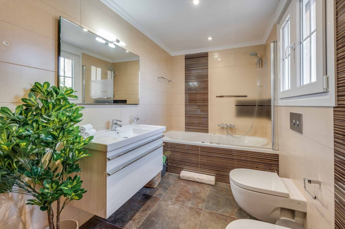 Te koop Vrijstaande Villa Costa Del Sol Marbesa € 2.400.000,-