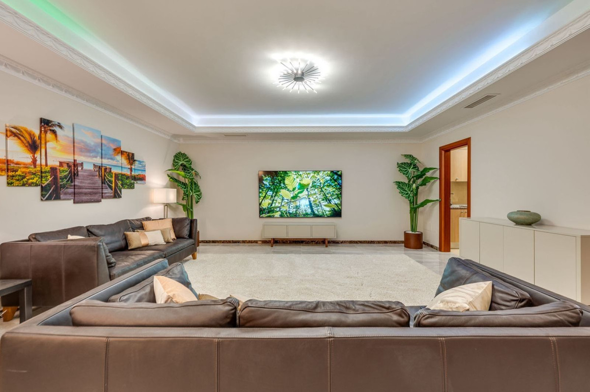 Te koop Vrijstaande Villa Costa Del Sol Marbesa € 2.400.000,-