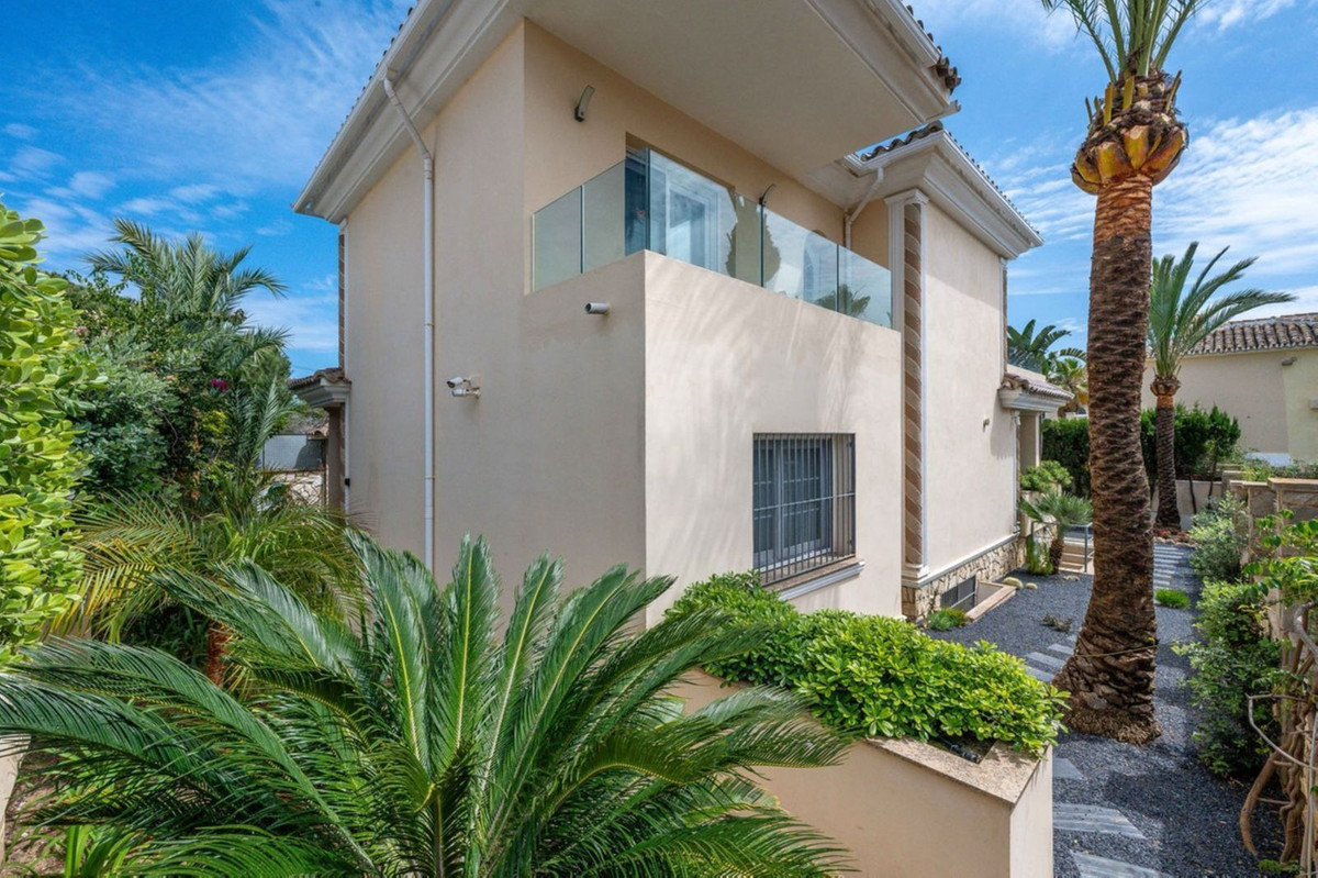 Te koop Vrijstaande Villa Costa Del Sol Marbesa € 2.400.000,-