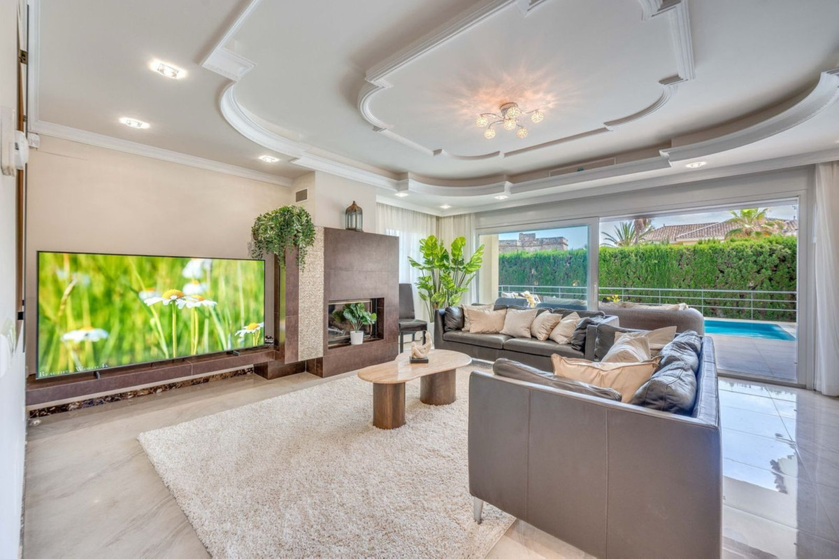 Te koop Vrijstaande Villa Costa Del Sol Marbesa € 2.400.000,-