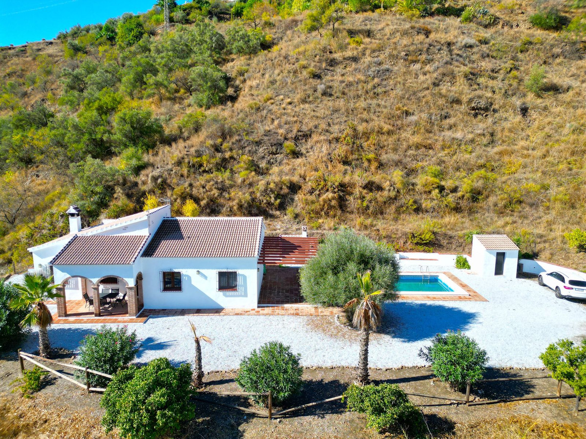 Te koop Vrijstaande Villa Costa Del Sol Árchez € 349.000,-