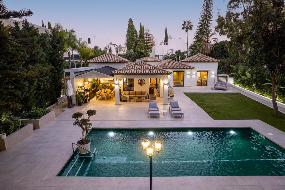 Te koop Vrijstaande Villa Costa Del Sol Nueva Andalucía € 4.950.000,-