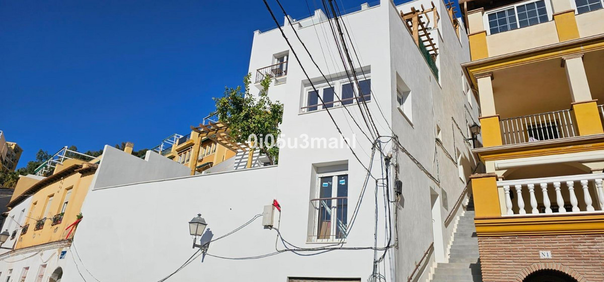 Te koop Middle Floor Apartment Costa Del Sol Málaga € 645.000,-