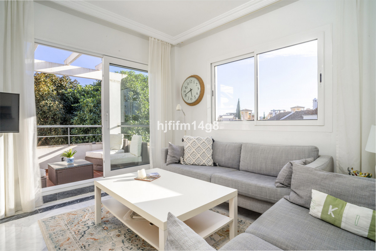 Te koop Middle Floor Apartment Costa Del Sol Nueva Andalucía € 425.000,-