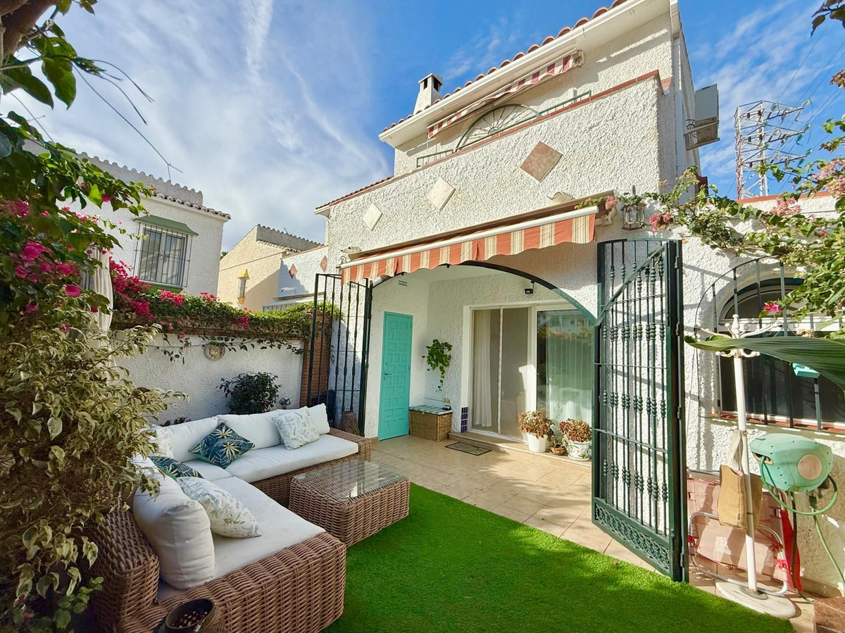 Te koop Half vrijstaand huis Costa Del Sol Calahonda € 499.000,-