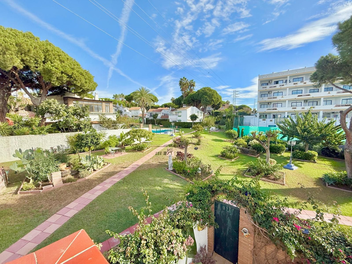 Te koop Half vrijstaand huis Costa Del Sol Calahonda € 499.000,-