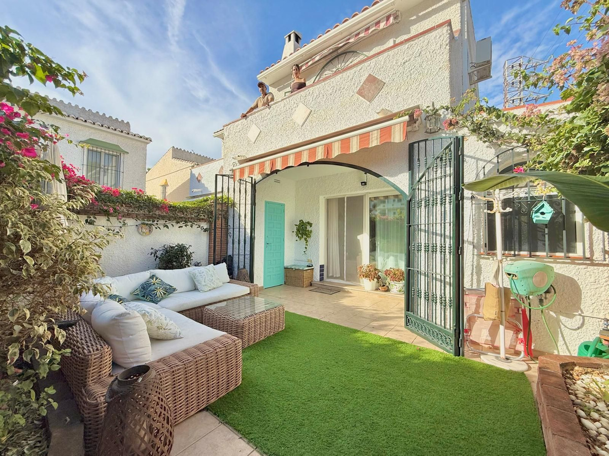 Te koop Half vrijstaand huis Costa Del Sol Calahonda € 499.000,-