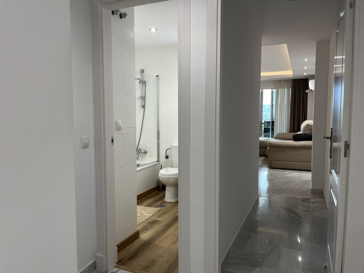 Te koop Middle Floor Apartment Costa Del Sol Casares € 285.000,-