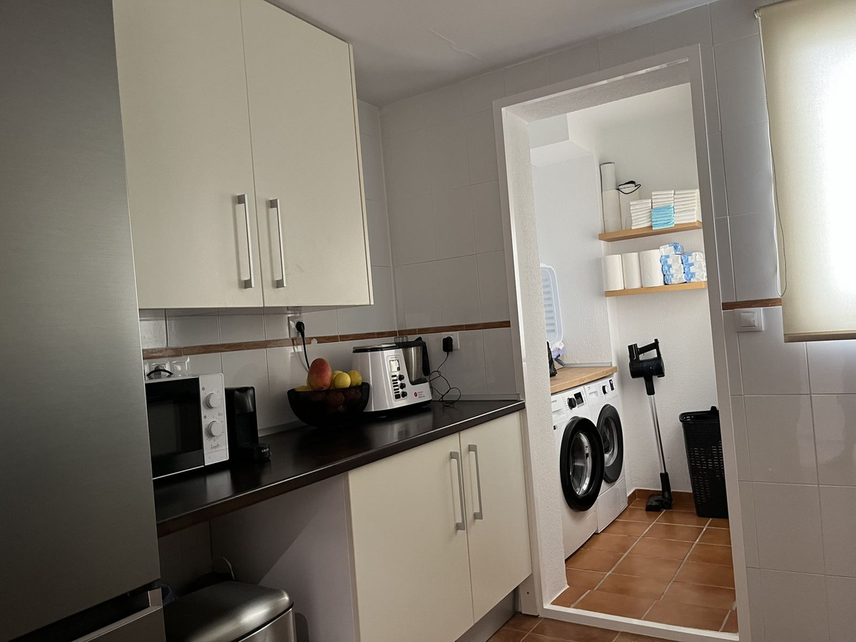 Te koop Middle Floor Apartment Costa Del Sol Casares € 285.000,-