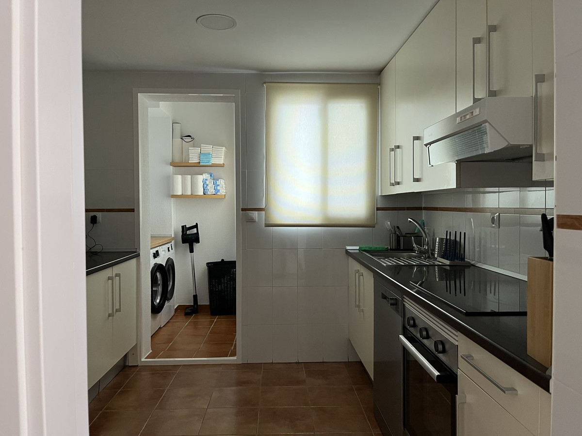 Te koop Middle Floor Apartment Costa Del Sol Casares € 285.000,-