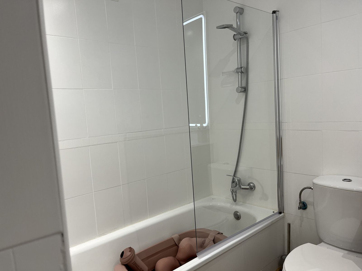 Te koop Middle Floor Apartment Costa Del Sol Casares € 285.000,-