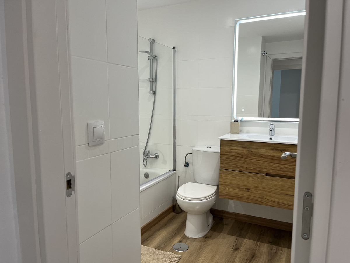 Te koop Middle Floor Apartment Costa Del Sol Casares € 285.000,-