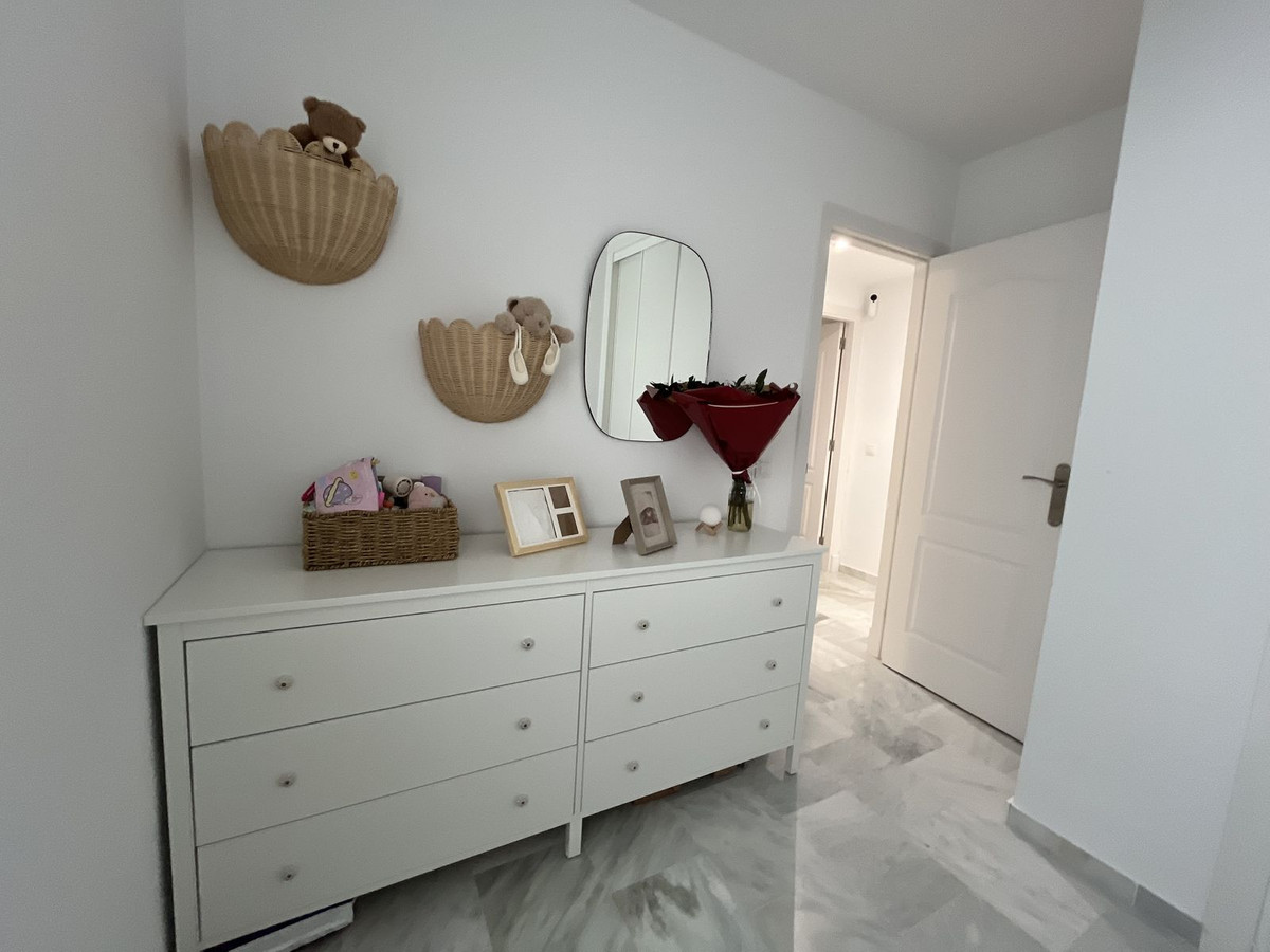 Te koop Middle Floor Apartment Costa Del Sol Casares € 285.000,-