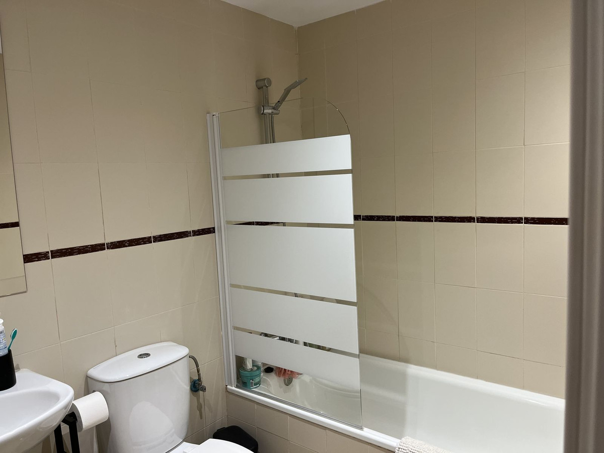 Te koop Middle Floor Apartment Costa Del Sol Casares € 285.000,-