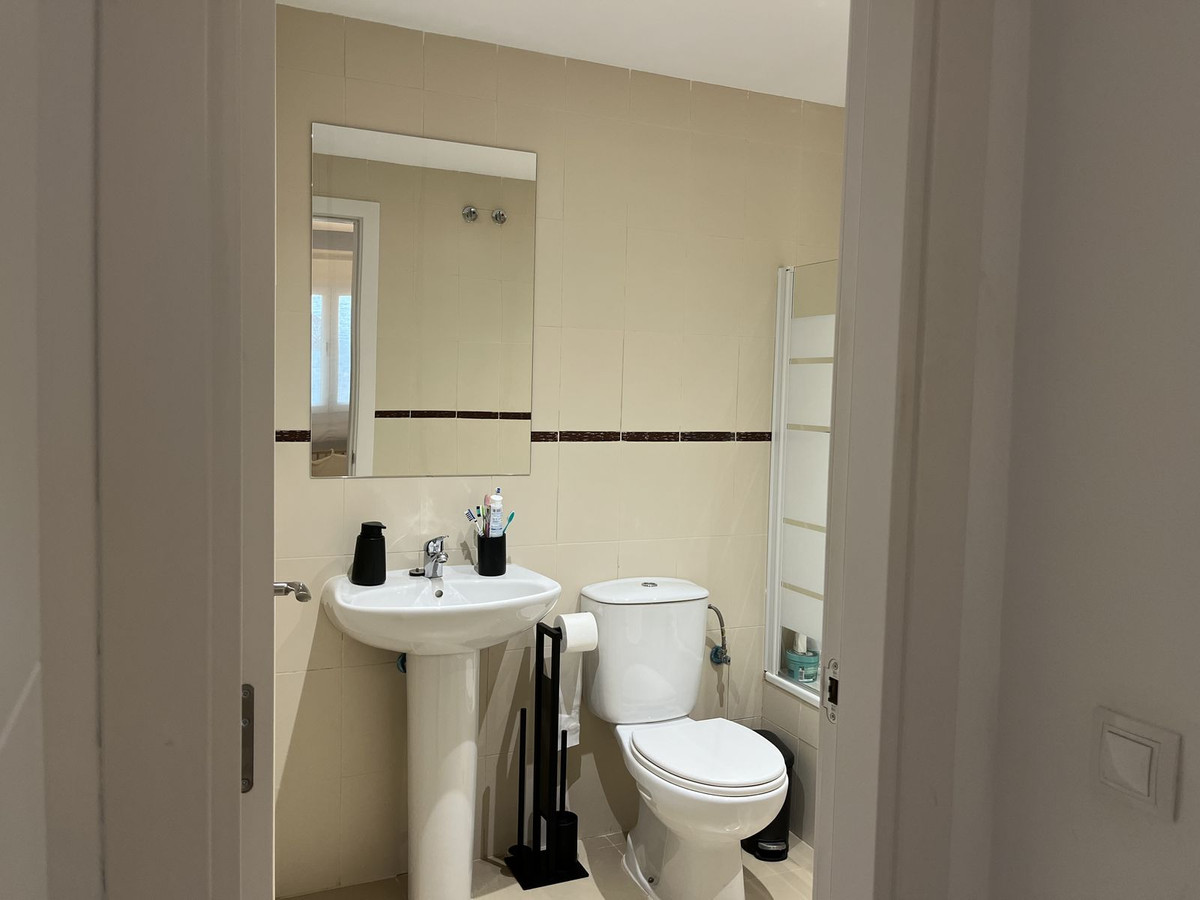 Te koop Middle Floor Apartment Costa Del Sol Casares € 285.000,-