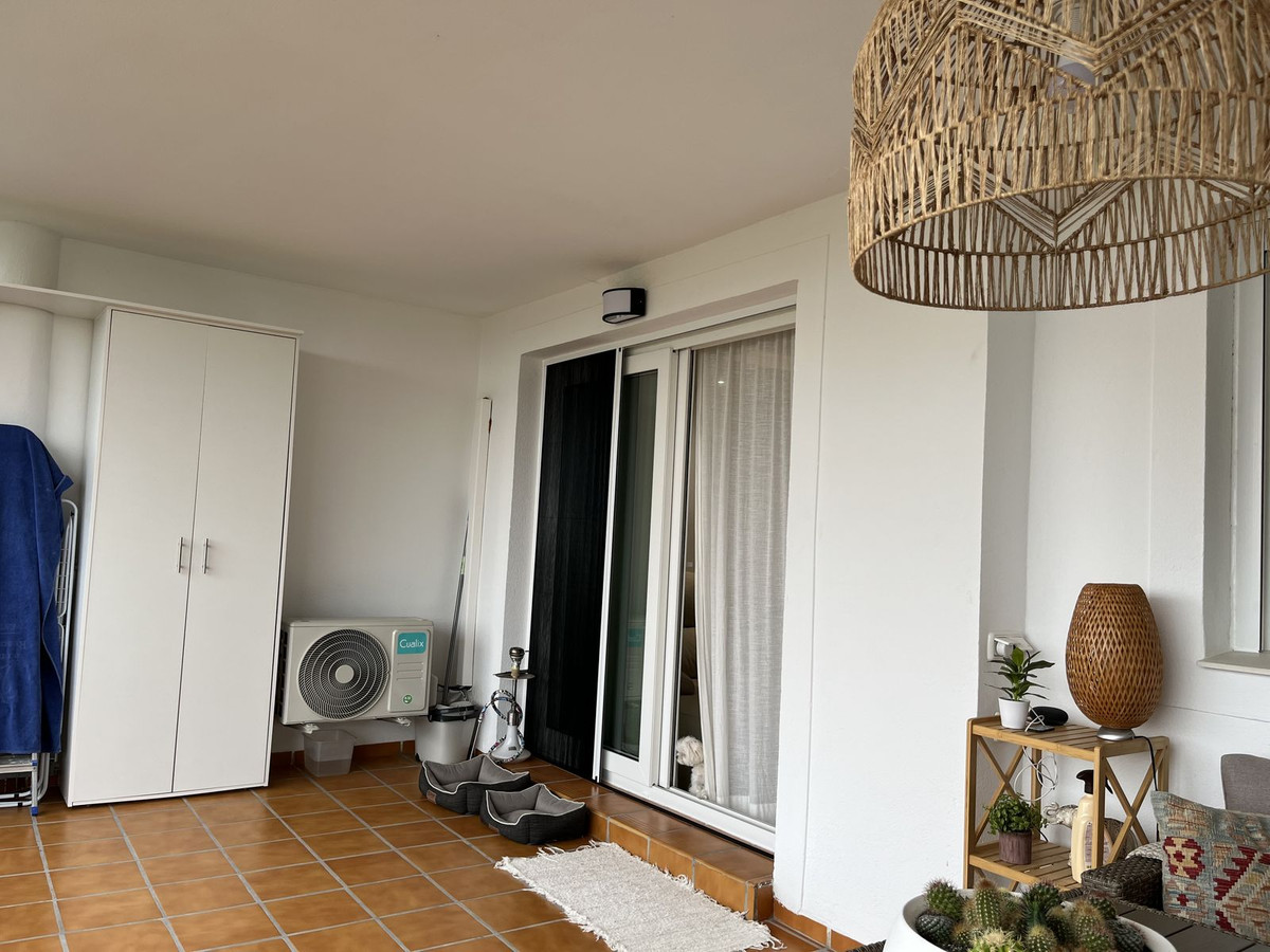 Te koop Middle Floor Apartment Costa Del Sol Casares € 285.000,-