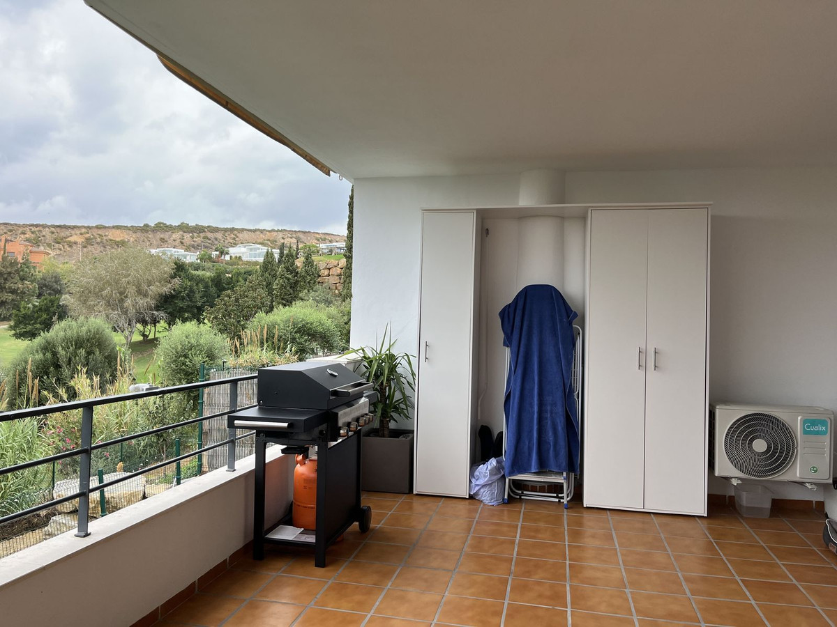 Te koop Middle Floor Apartment Costa Del Sol Casares € 285.000,-