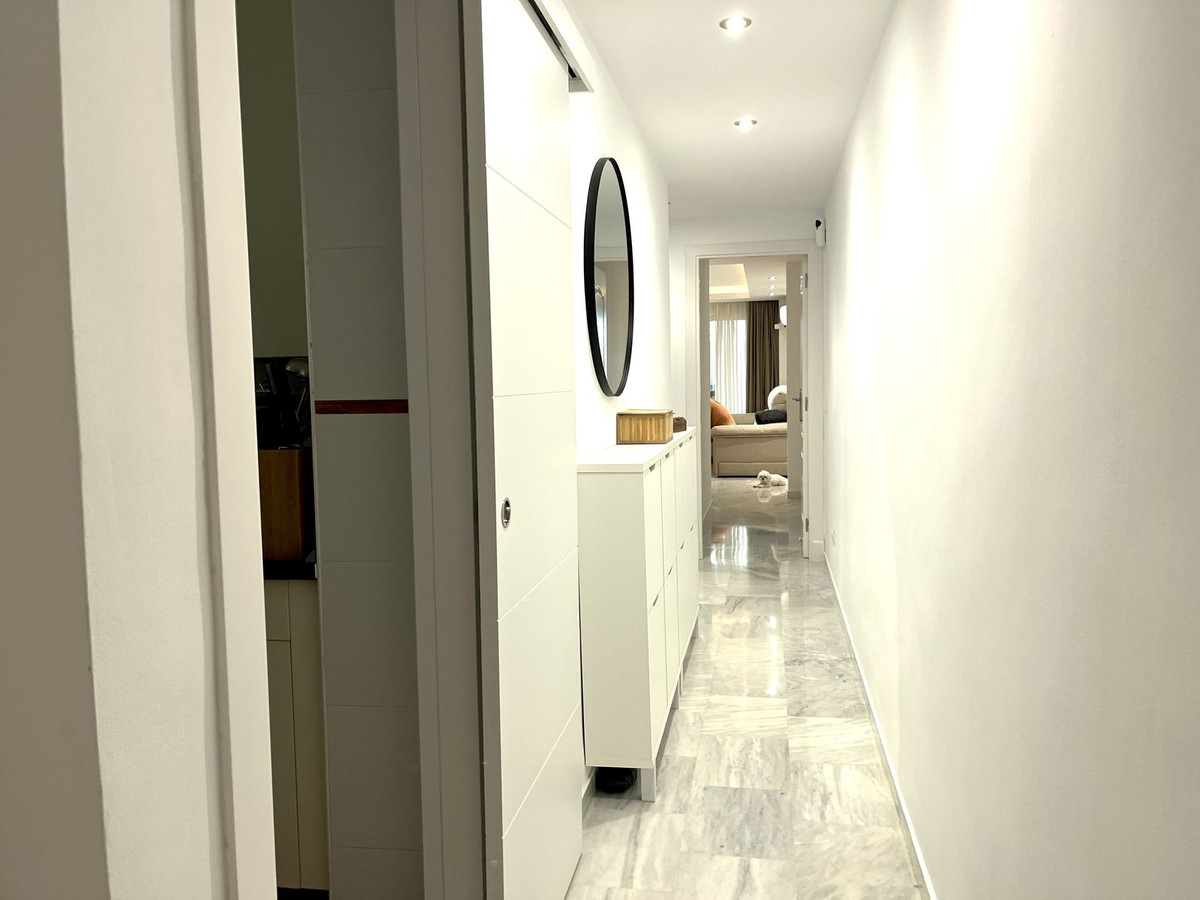 Te koop Middle Floor Apartment Costa Del Sol Casares € 285.000,-