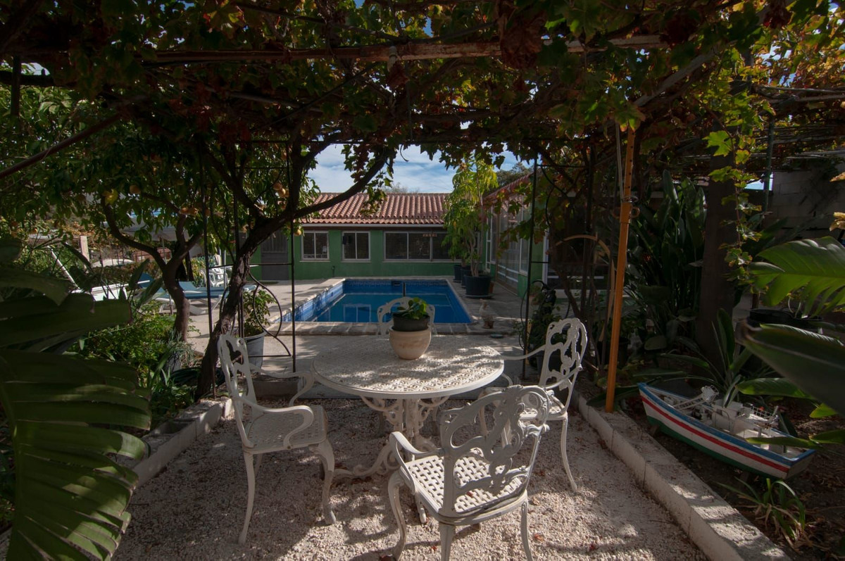 Te koop Finca - Cortijo Costa Del Sol Altos De Los Monteros € 270.000,-