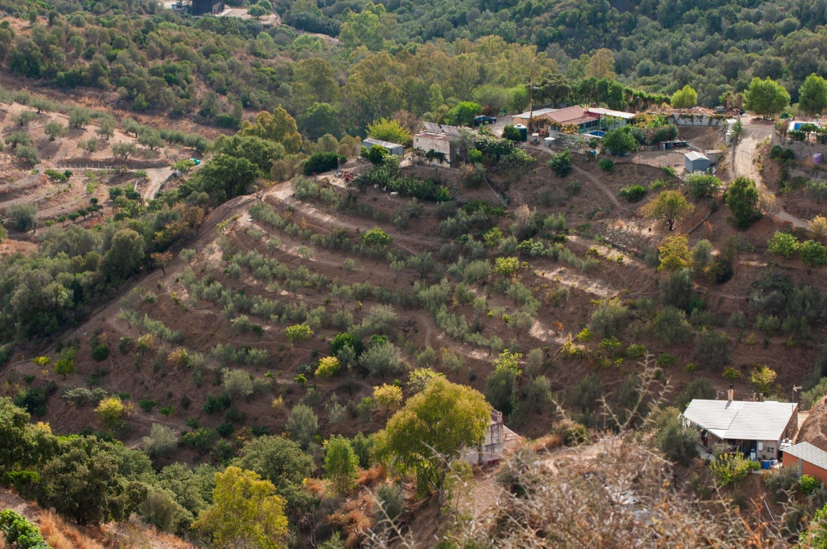 Te koop Finca - Cortijo Costa Del Sol Altos De Los Monteros € 270.000,-