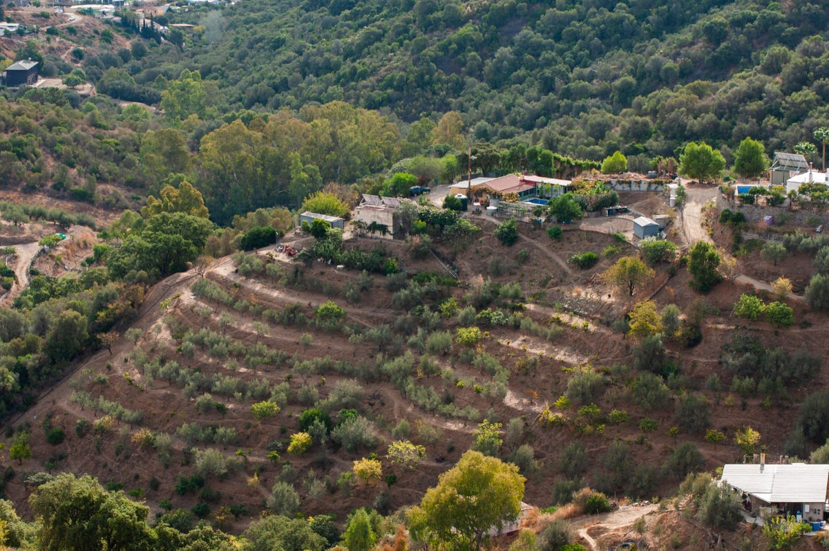 Te koop Finca - Cortijo Costa Del Sol Altos De Los Monteros € 270.000,-