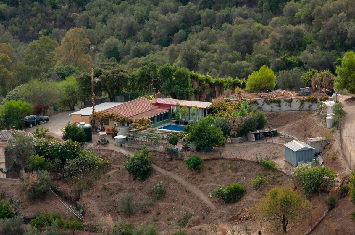 Te koop Finca - Cortijo Costa Del Sol Altos De Los Monteros € 270.000,-