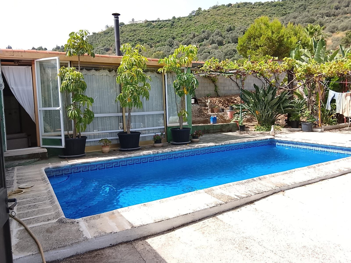 Te koop Finca - Cortijo Costa Del Sol Altos De Los Monteros € 270.000,-