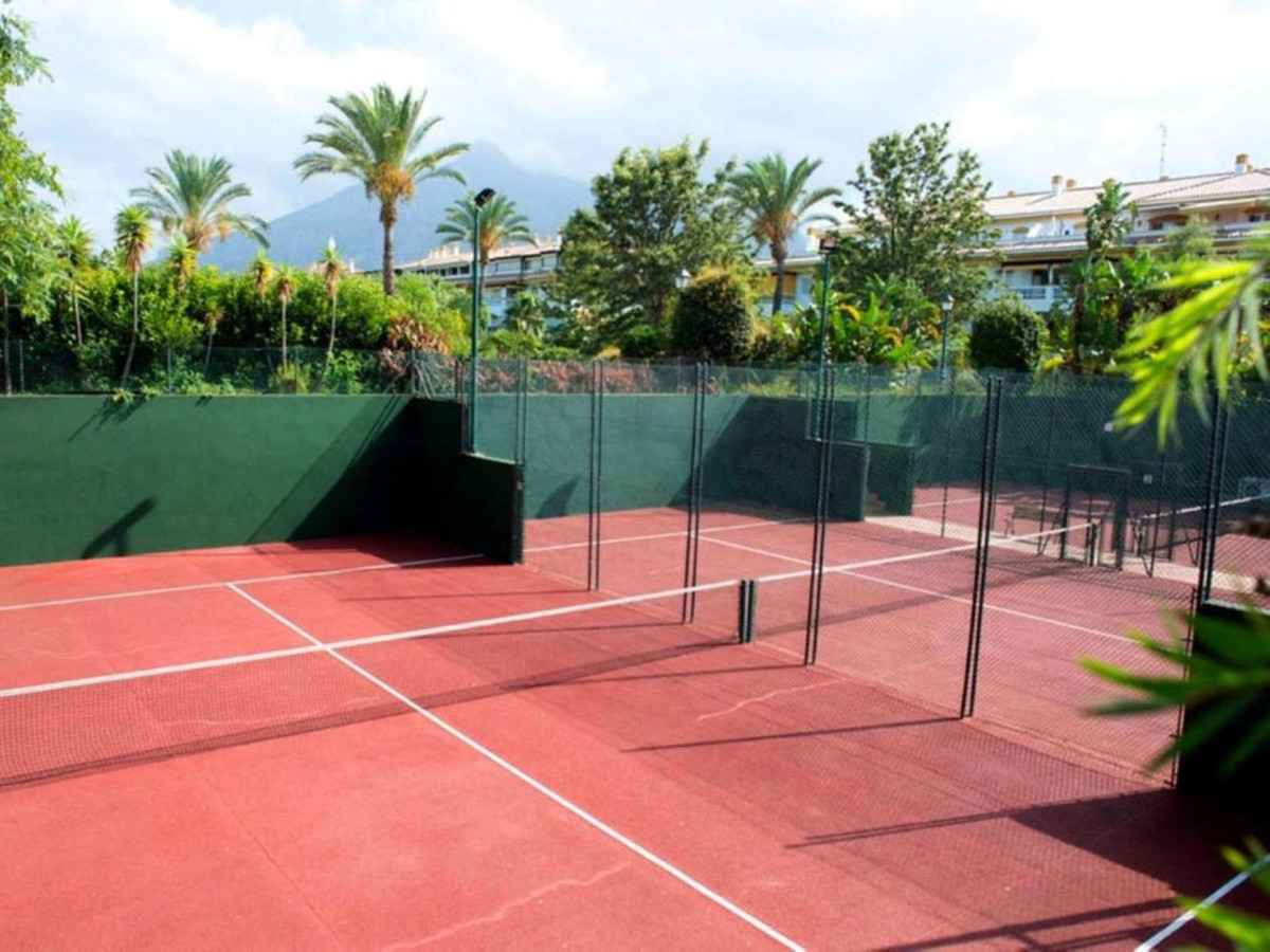 Te koop Middle Floor Apartment Costa Del Sol Nueva Andalucía € 455.000,-