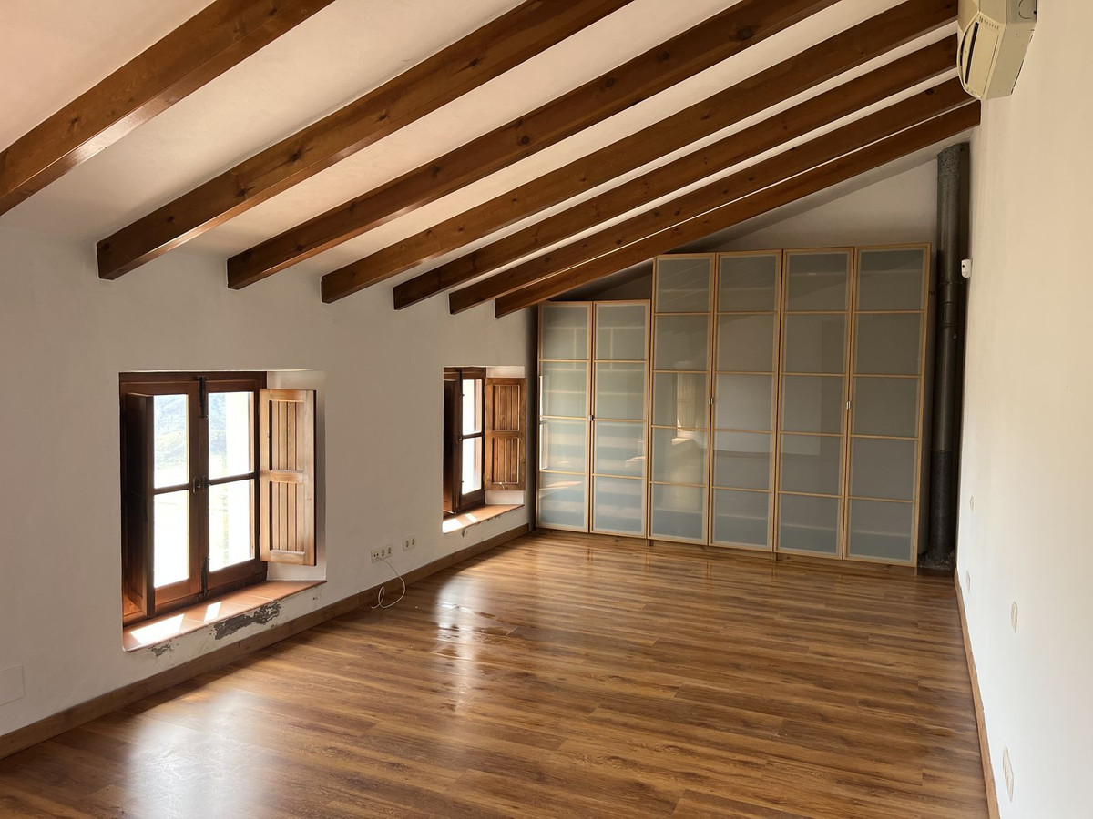 Te koop Finca - Cortijo Costa Del Sol Almogía € 299.000,-