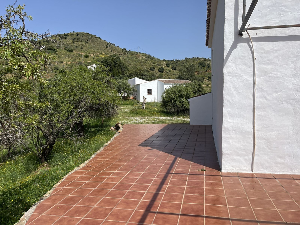 Te koop Finca - Cortijo Costa Del Sol Almogía € 299.000,-