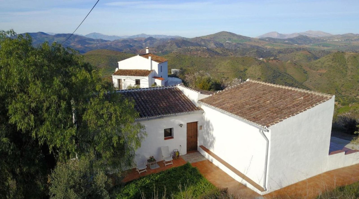 Te koop Finca - Cortijo Costa Del Sol Almogía € 299.000,-