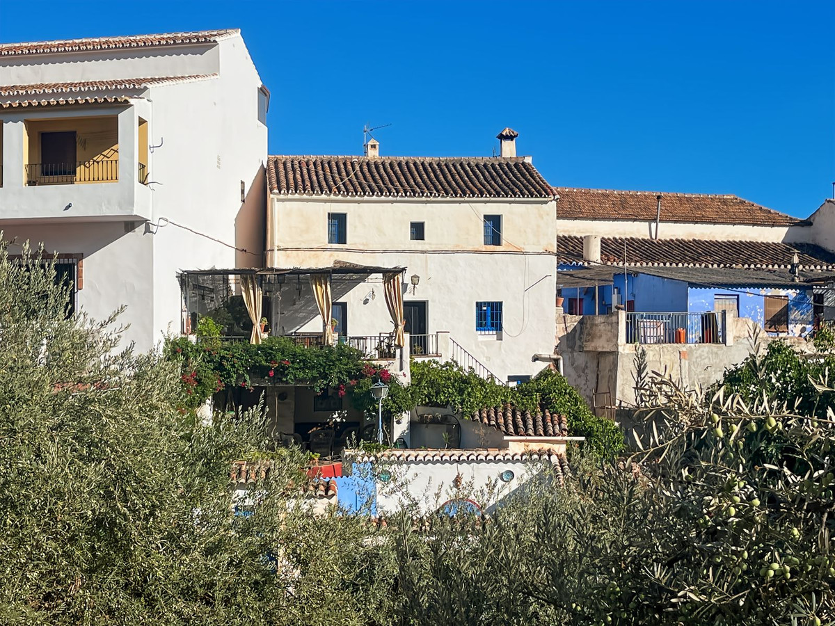 Te koop Half vrijstaand huis Costa Del Sol Comares € 324.500,-