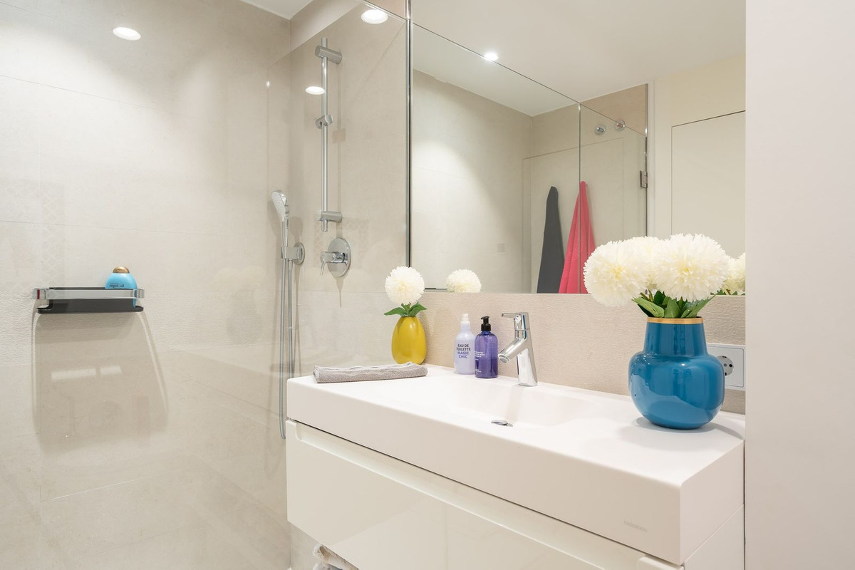 Te koop Middle Floor Apartment Costa Del Sol Higueron € 578.000,-