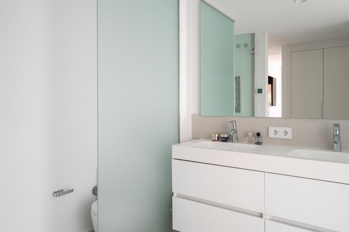 Te koop Middle Floor Apartment Costa Del Sol Higueron € 578.000,-