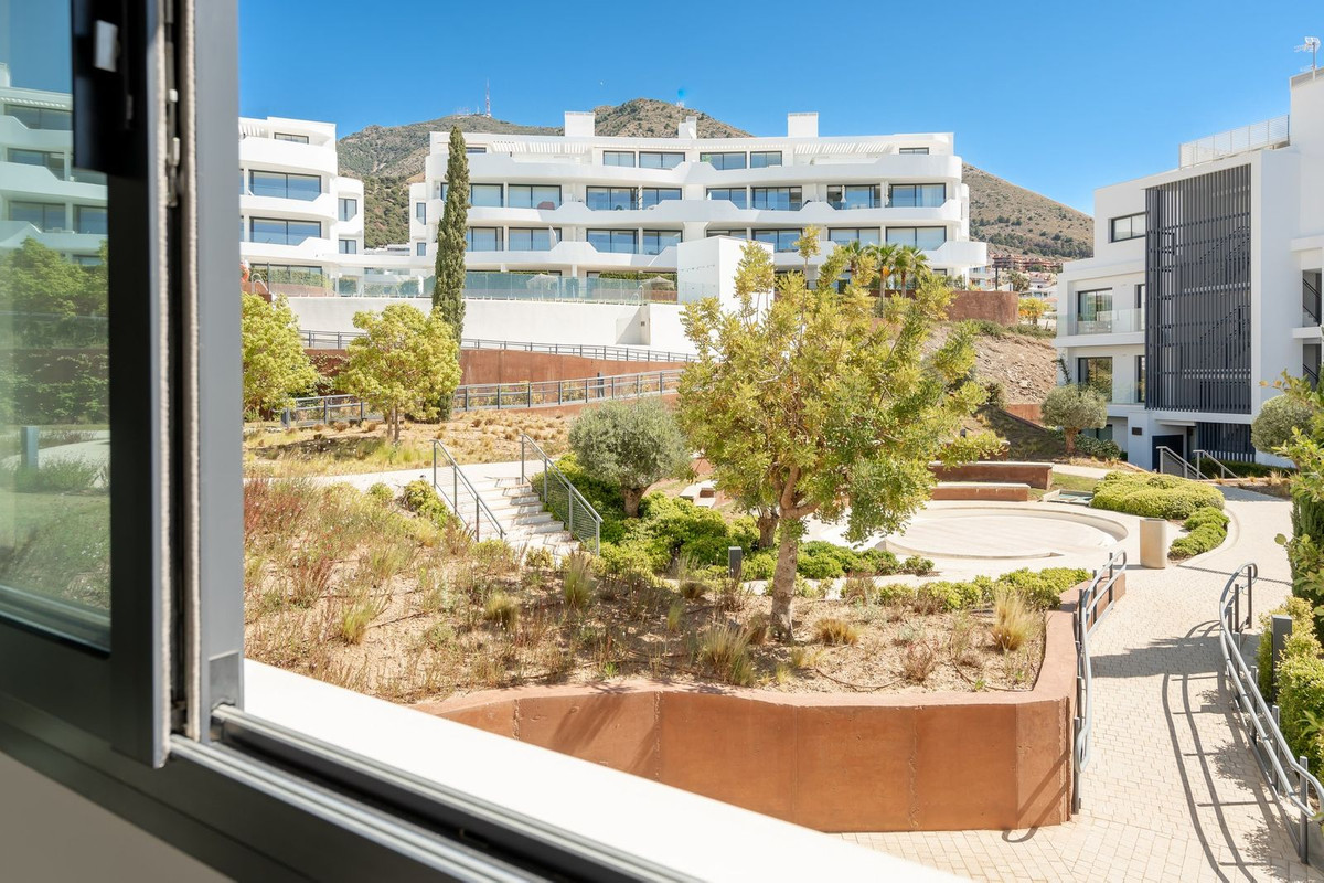 Te koop Middle Floor Apartment Costa Del Sol Higueron € 578.000,-