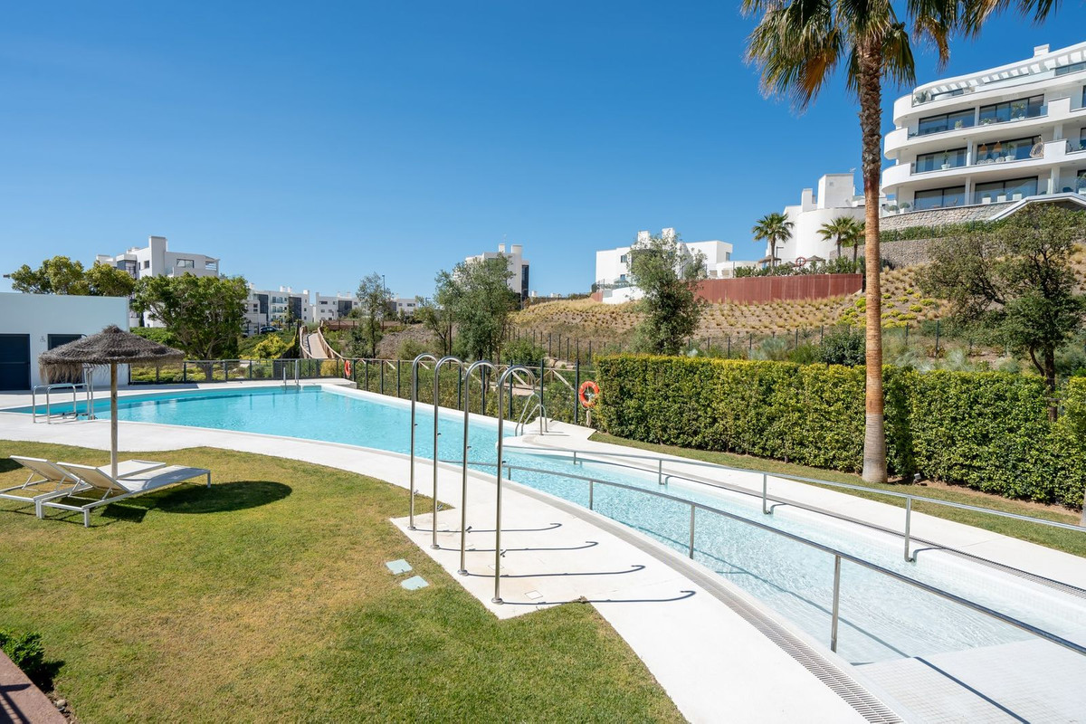 Te koop Middle Floor Apartment Costa Del Sol Higueron € 578.000,-