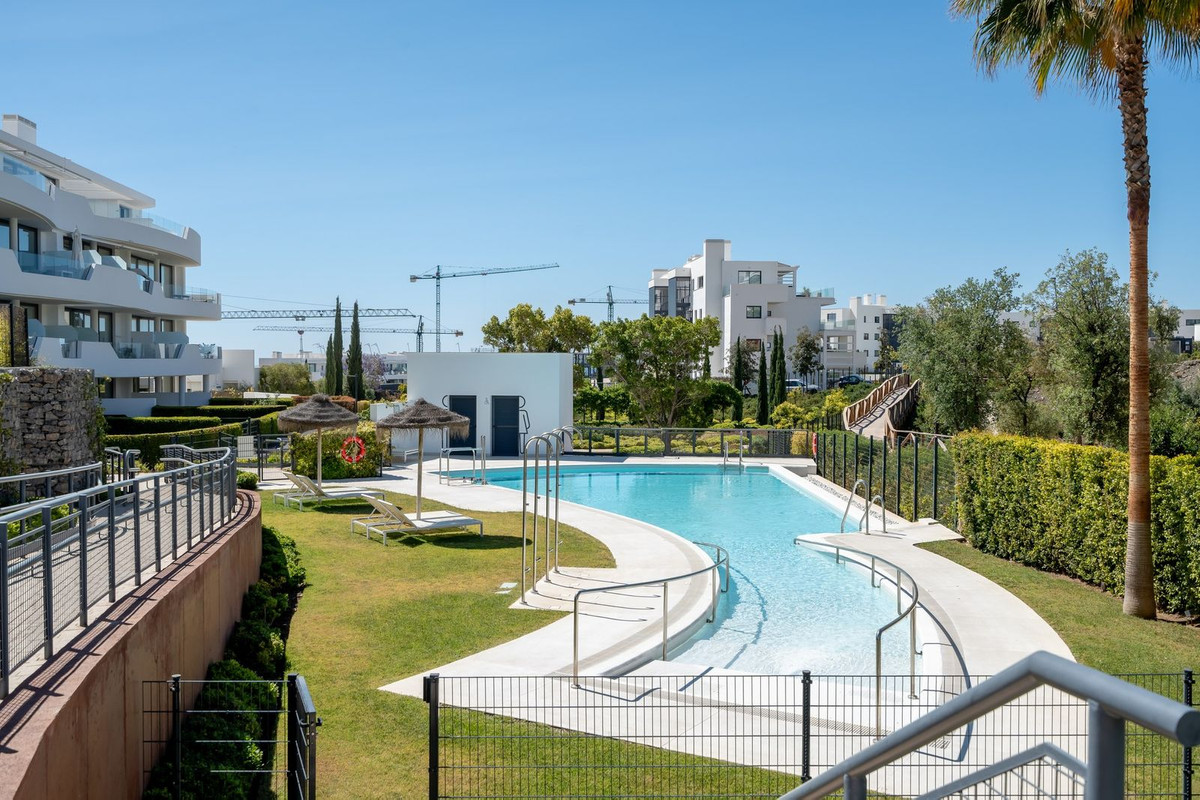 Te koop Middle Floor Apartment Costa Del Sol Higueron € 578.000,-