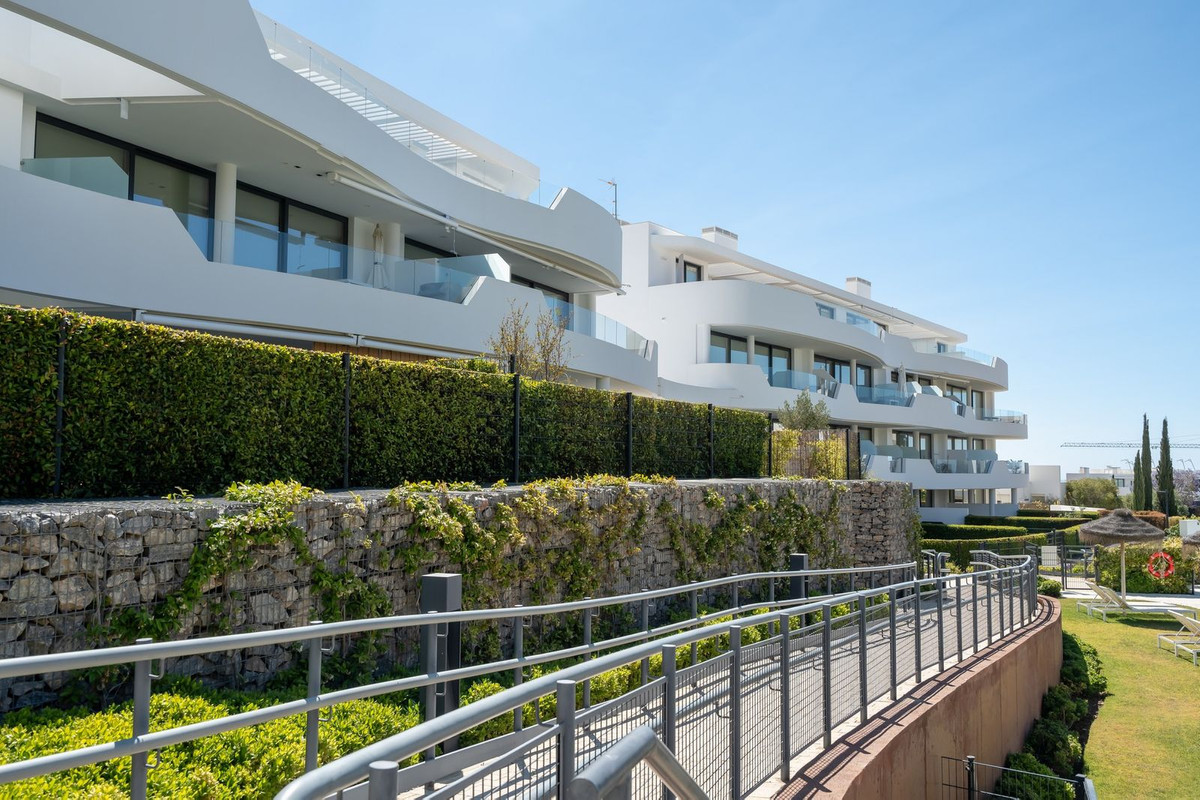 Te koop Middle Floor Apartment Costa Del Sol Higueron € 578.000,-