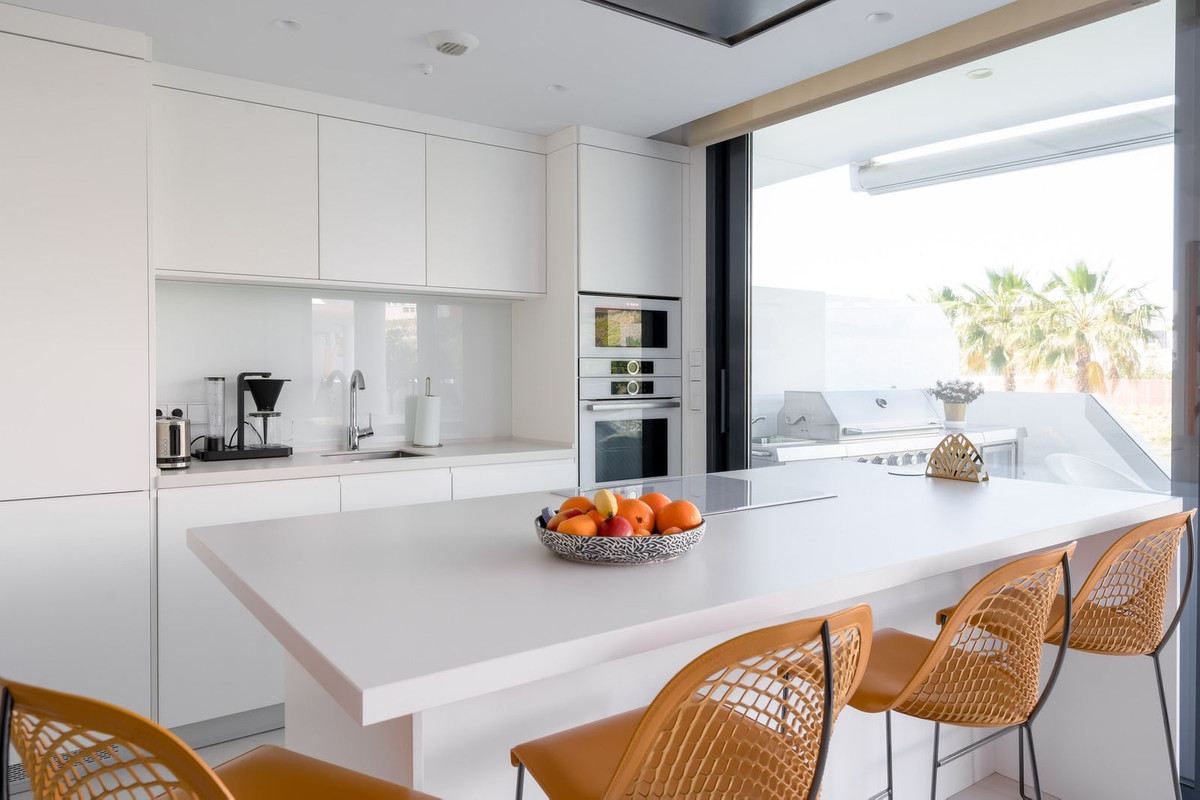 Te koop Middle Floor Apartment Costa Del Sol Higueron € 578.000,-