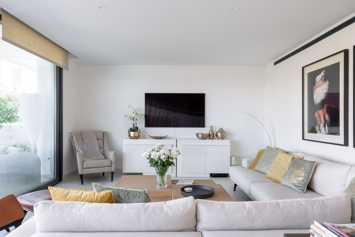 Te koop Middle Floor Apartment Costa Del Sol Higueron € 578.000,-