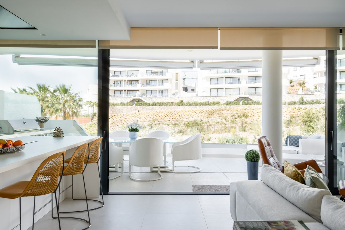 Te koop Middle Floor Apartment Costa Del Sol Higueron € 578.000,-